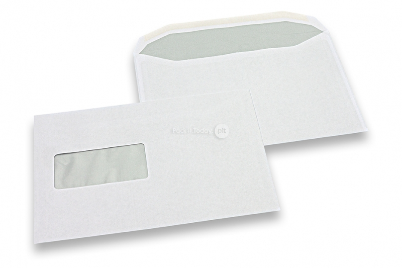 Enveloppes blanches standards, 162 x 229 mm, papier 90 gr, fenêtre à gauche 45 x 110 mm, position de la fenêtre à  20 du gauche et 60 du bas, patte gommée