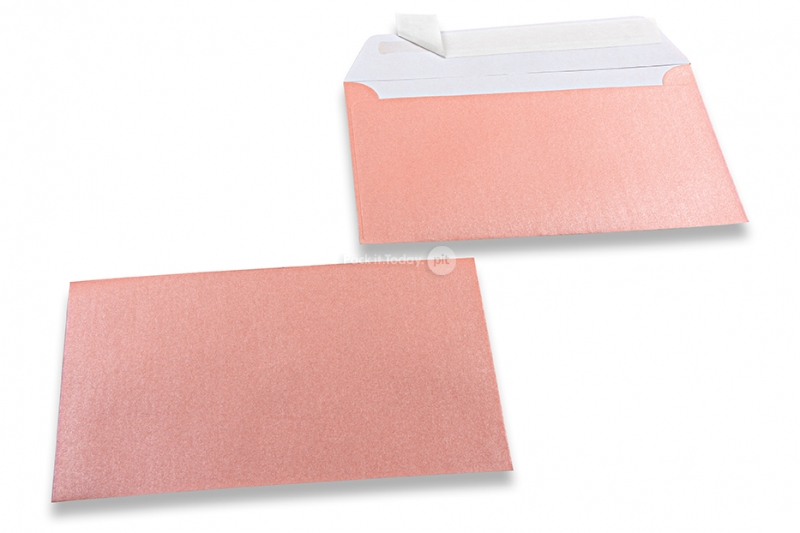 Couverts in babyrosa mit Perlmutteffekt - 114 x 162 mm